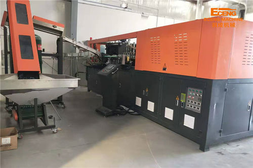 mais recente caso da empresa sobre máquina de molde do sopro da cavidade 2sets 6 instalada em Arábia Saudita