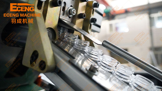 Conservação de energia de Juice Bottle Blow Molding Machine 380V Eceng K4 da bebida auto