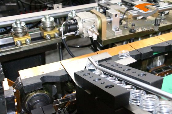 Máquina de sopro 220V 50HZ da garrafa do ANIMAL DE ESTIMAÇÃO da pré-forma da saída 6000BPH