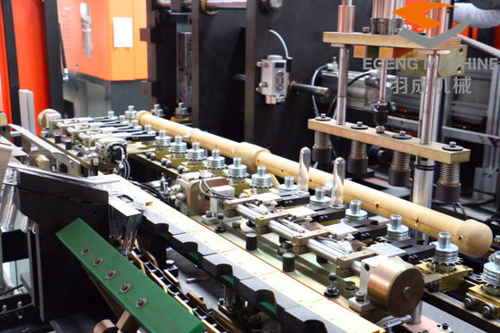 Máquina de sopro 9kg/Cm2 da garrafa automática plástica alaranjada do ANIMAL DE ESTIMAÇÃO de 4 cavidades