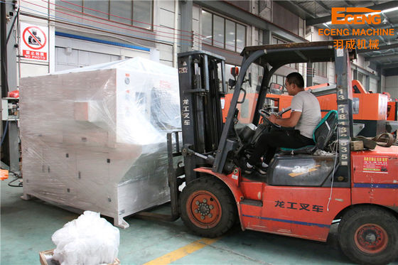 molde de sopro plástico 380V do ANIMAL DE ESTIMAÇÃO da máquina de molde 12000BPH da garrafa 2L 50HZ